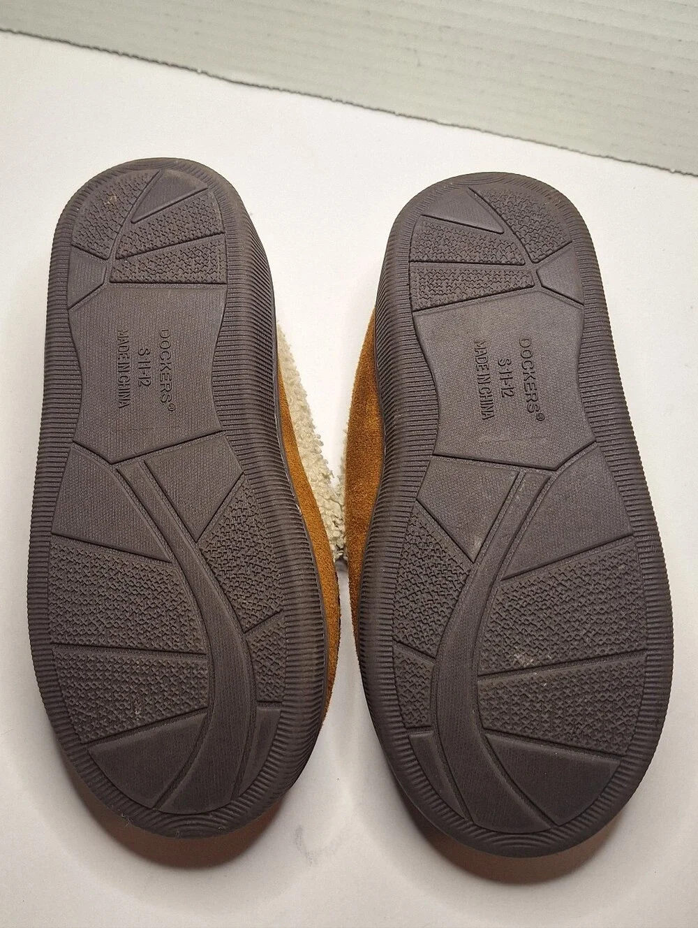 Dockers Slippers Tan Suede Faux Fur Moccasin Slip On Sz 11 - 12 Boys Youth
